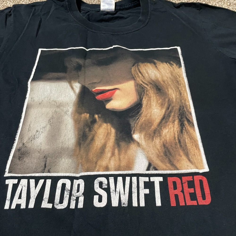 Taylor Swift Red Tour 2013 T-Shirt Gildan Black Medium Pop Music Concert